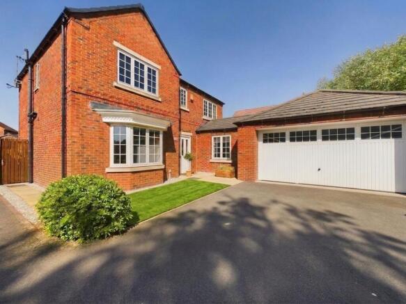 4 bed property, in Dairy Way, £440,000