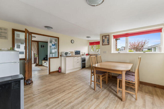 3 bed property, in Humberston Fitties, £115,000