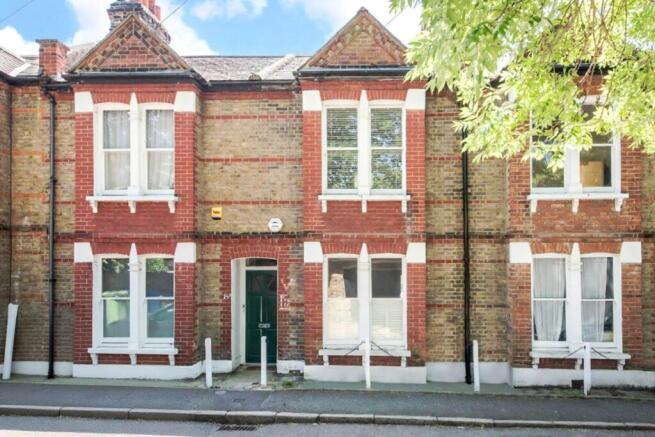 2 bed property, in Boxall Road, £950,000