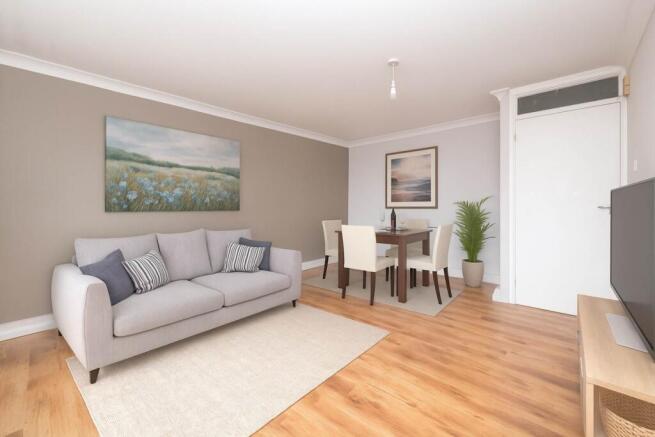 1 bed property, in St. Stephen`s Close, £120,000