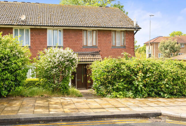 1 bed property, in Wimbledon Park Road, £360,000
