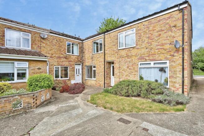 2 bed property, in Teversham Drift, £400,000