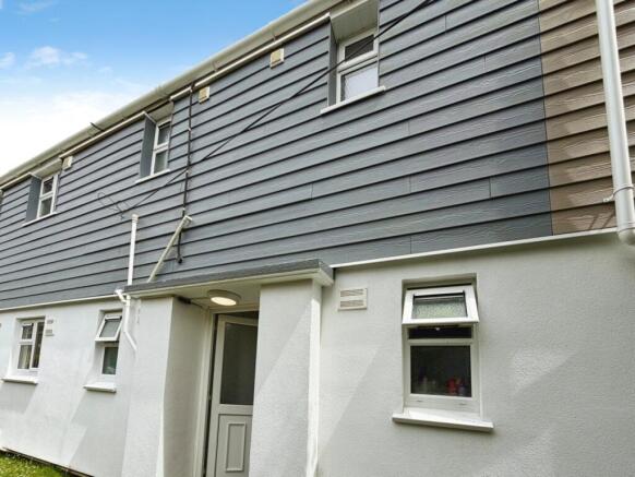2 bed property, in Langweath Estate, £125,000
