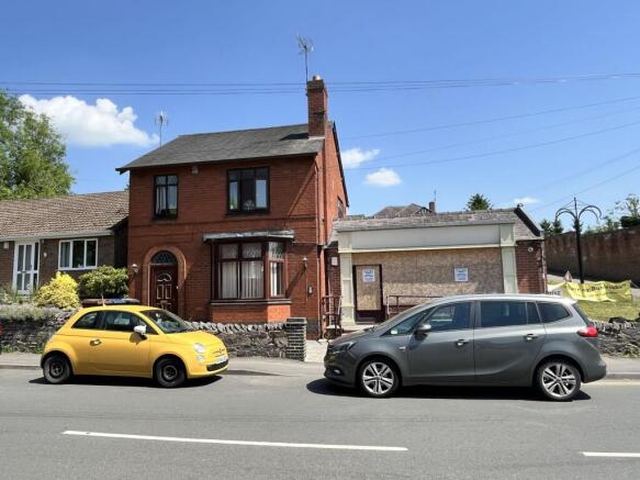 1 bed property, in Main Street, £375,000