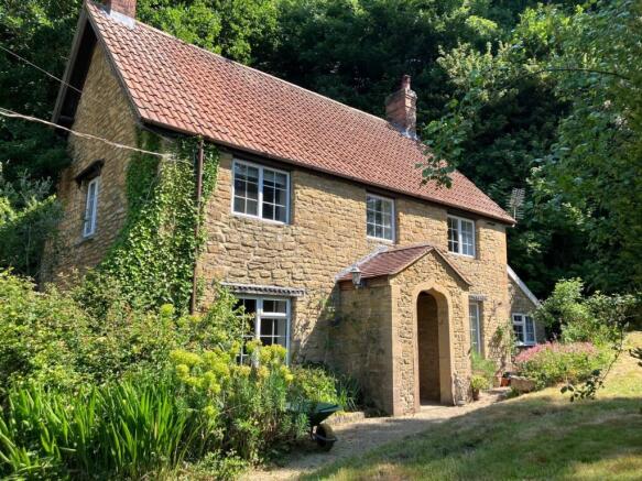 4 bed property, in East Chinnock, £599,950