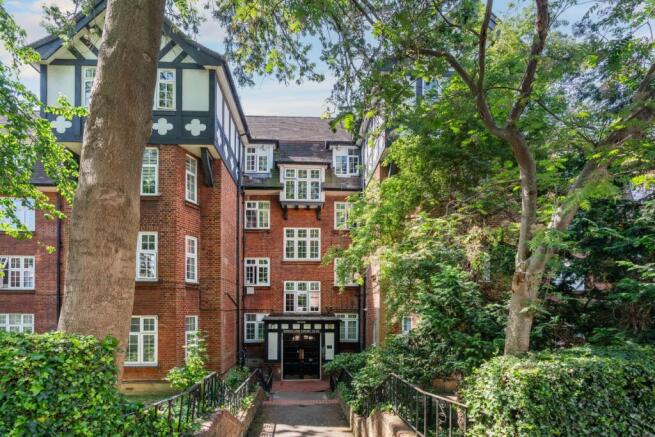 1 bed property, in Moreland Court, £415,000