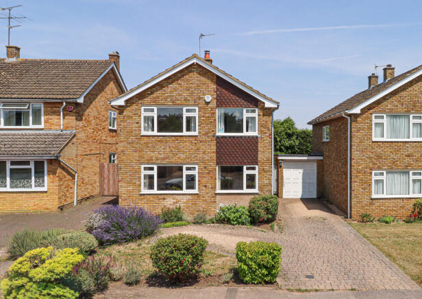 4 bed property, in Ashley Gardens, £850,000