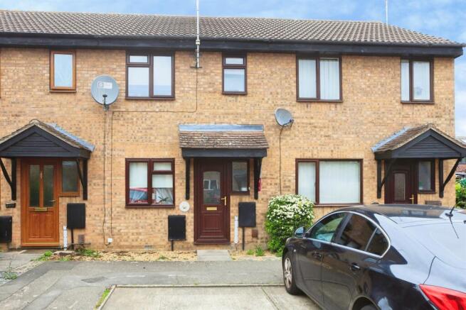 2 bed property, in Stagshaw Drive, £150,000