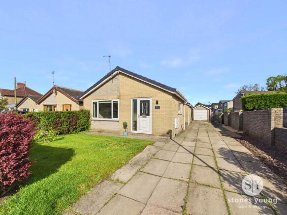 3 bed property, in Moorland Crescent, £350,000