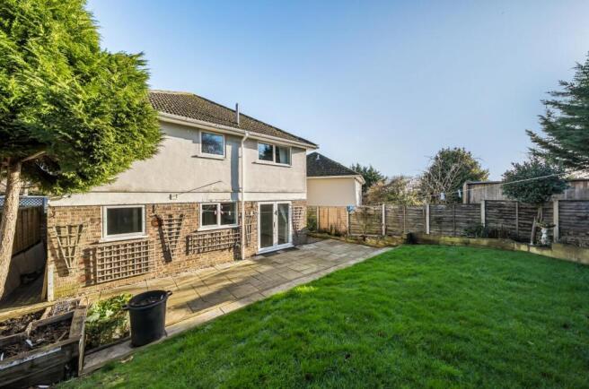 4 bed property, in Harmans Way, £375,000