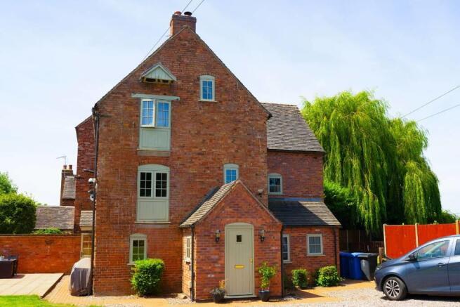 5 bed property, in Millside House, £800,000