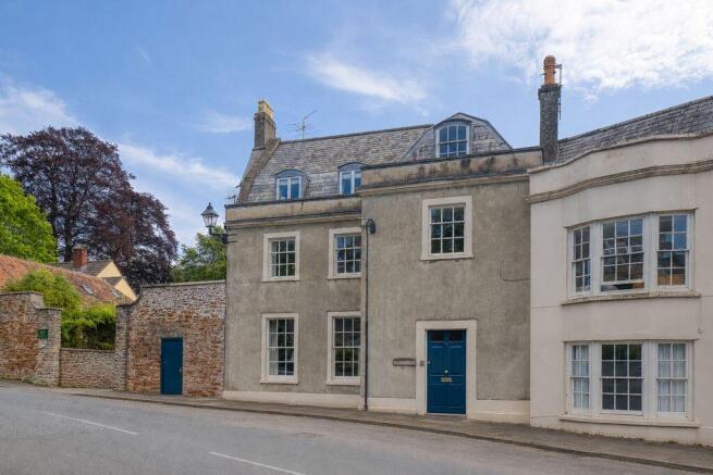 6 bed property, in Stunning Georgian property with additional cottage and walled garden in central Wells, £1,250,000