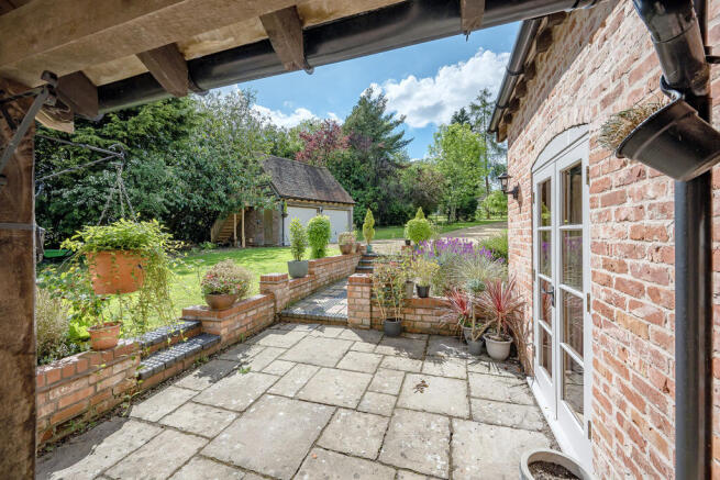 4 bed property, in Kingswood Farm, £1,400,000
