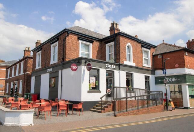2 bed property, in Hoole Road, £175,000