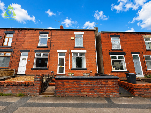 2 bed property, in Bolton Road, £160,000
