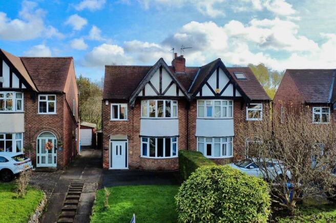 3 bed property, in Chaddesden Lane, £240,000