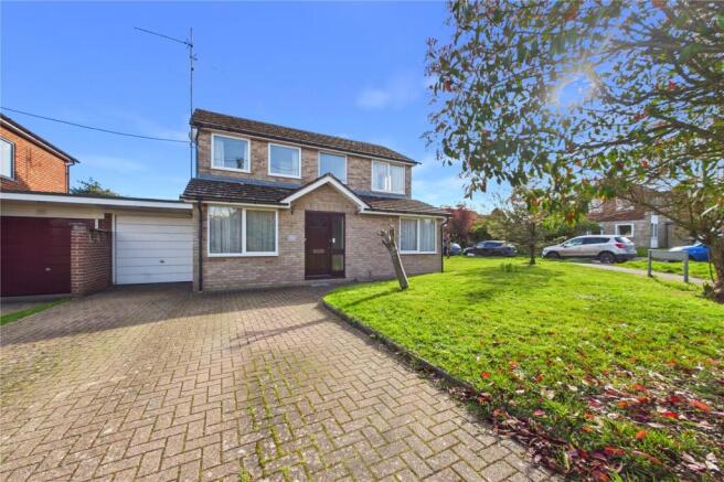 4 bed property, in Clares Green Road, £550,000