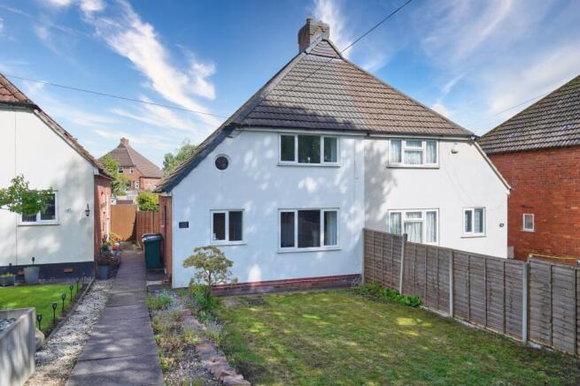 3 bed property, in Springfield Road, £210,000