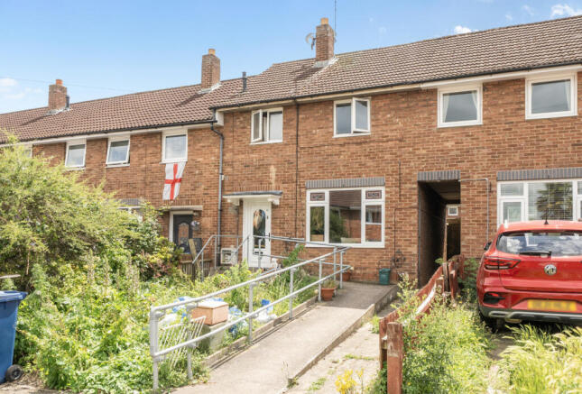 2 bed property, in Trent Road, £130,000