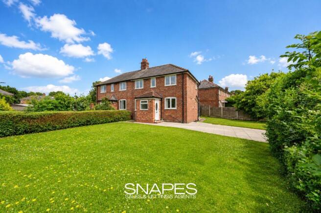 3 bed property, in Ash Avenue, £310,000
