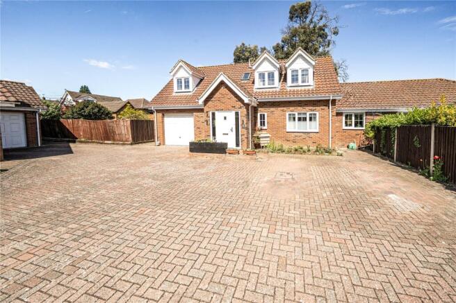 3 bed property, in Swan Street, £475,000