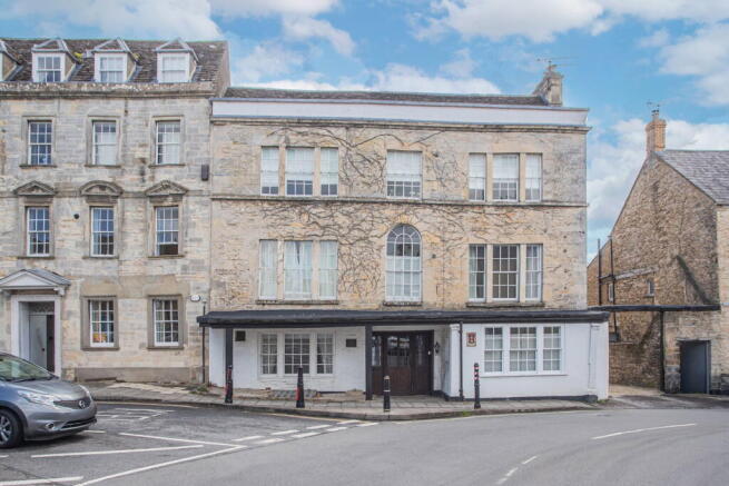 3 bed property, in Talbot Apartments, £475,000