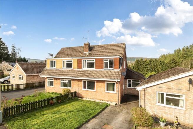 3 bed property, in Clatter Brune, £250,000