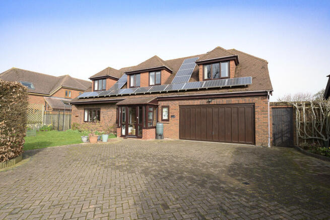 4 bed property, in Peterstow, £650,000