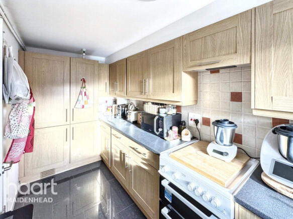 2 bed property, in Norden Road, £265,000
