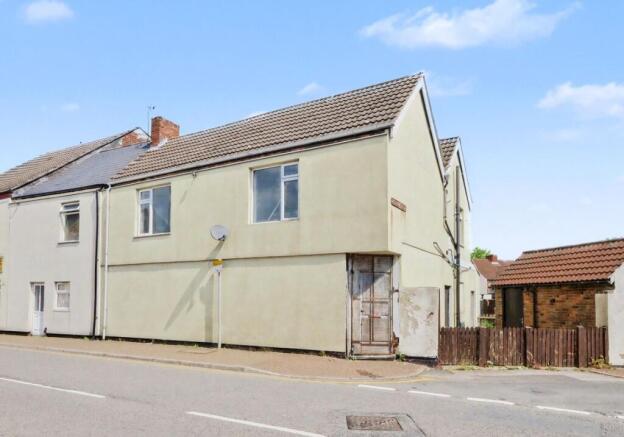 3 bed property, in 68A High Street, £25,000