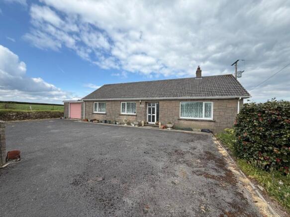 3 bed property, in Sarnau, £375,000