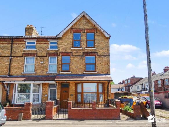 4 bed property, in Brookland Road, £160,000