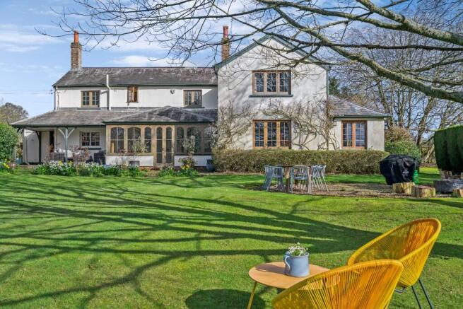 4 bed property, in Cholesbury, £2,000,000