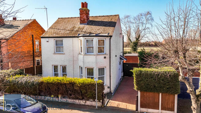 3 bed property, in Lime Grove, £350,000