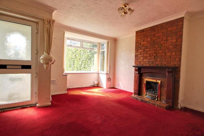 2 bed property, in New Village Road, £185,000