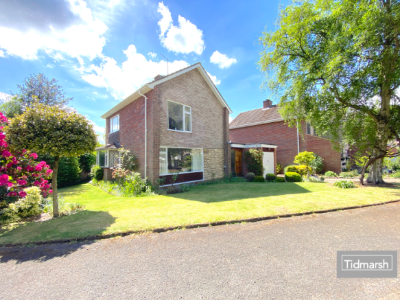 3 bed property, in 6 Fairfield Drive, £415,000