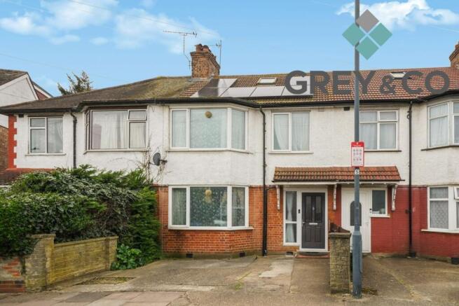 3 bed property, in Station Crescent Wembley HA0 2LB, £570,000