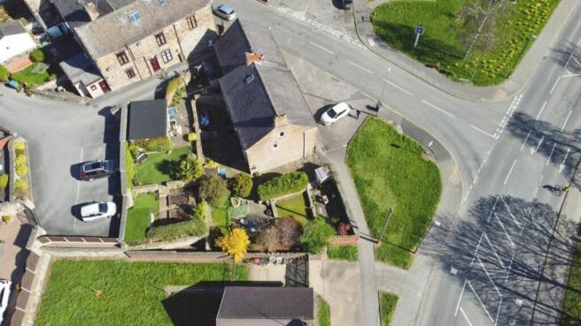 5 bed property, in High Street, £290,000