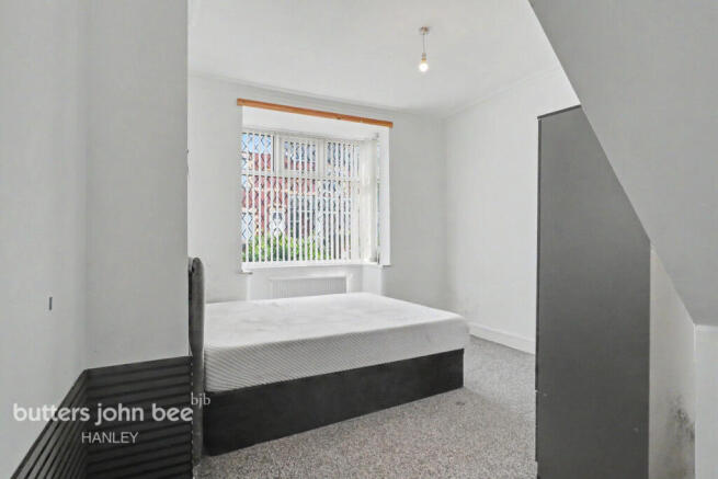 3 bed property, in Louise Street, £115,000