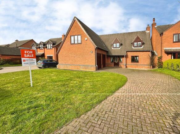 4 bed property, in Stubby Lane, £500,000