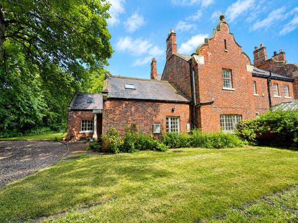 3 bed property, in The Old Rectory, £640,000