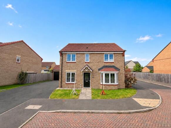 4 bed property, in Cotswold Street, £400,000