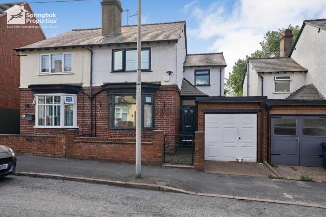 2 bed property, in Corporation St, £217,000