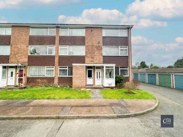 2 bed property, in Links View, £180,000