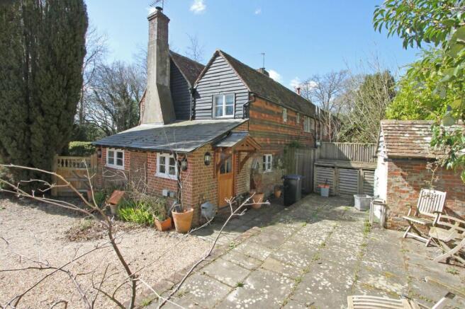 2 bed property, in Station Road, £450,000