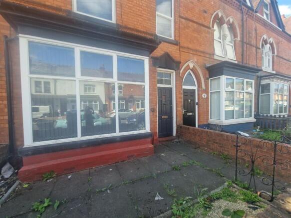 6 bed property, in Alexander Road, £395,000