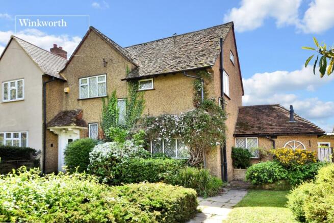 3 bed property, in Kingsmead Avenue, £825,000