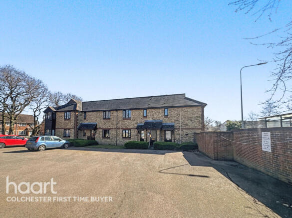 1 bed property, in Chinook, £120,000
