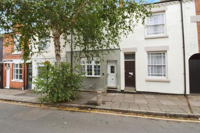 2 bed property, in Francis Street, £250,000