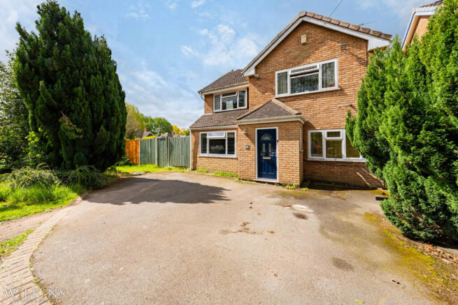 4 bed property, in Mere Green Road, £600,000